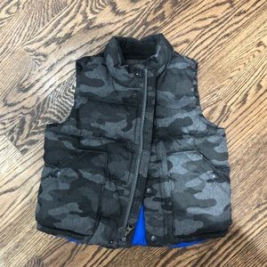 2t Baby Gap Camo Puffer Vest with Zipper and Snaps